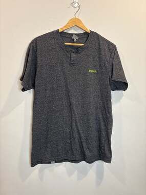 Bench Mens Dark Gray Heather Short Sleeve Henley T-Shirt Size Medium